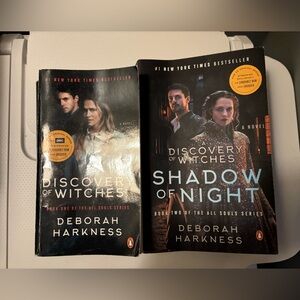 A discovery of witches book 1, shadow of night book 2 (book bundle!)